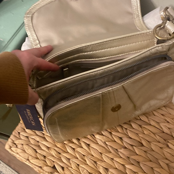 Brand new American Leather Co. Gold purse - Picture 3 of 7